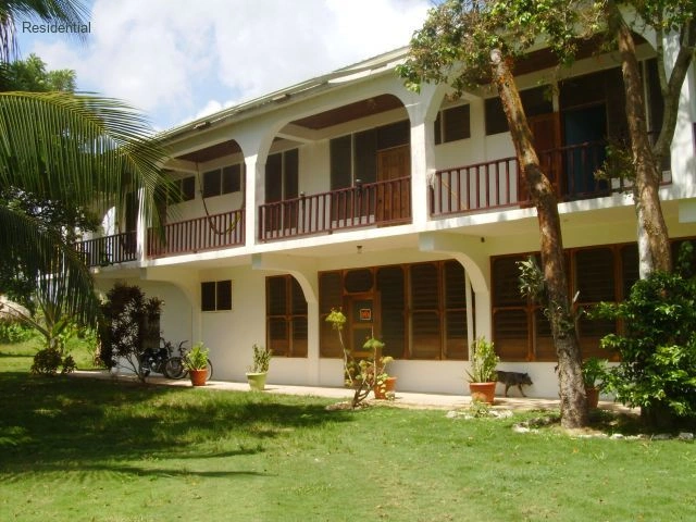 Live and work in Belize - Image 1