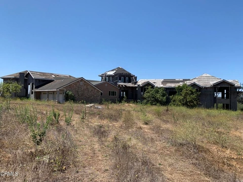 Majestic mini mansion on 21 acres in California for trade - photo 3