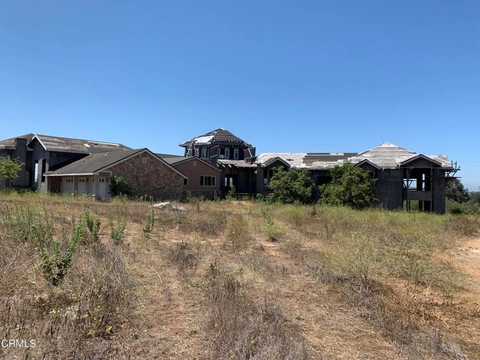 Majestic mini mansion on 21 acres in California for trade - photo 2