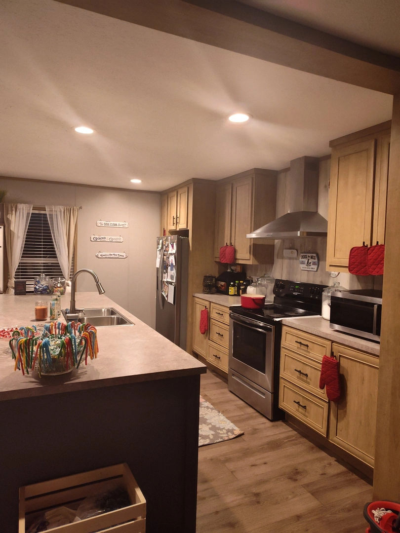 Three mobile homes for One on 14.25 acres - Image 1
