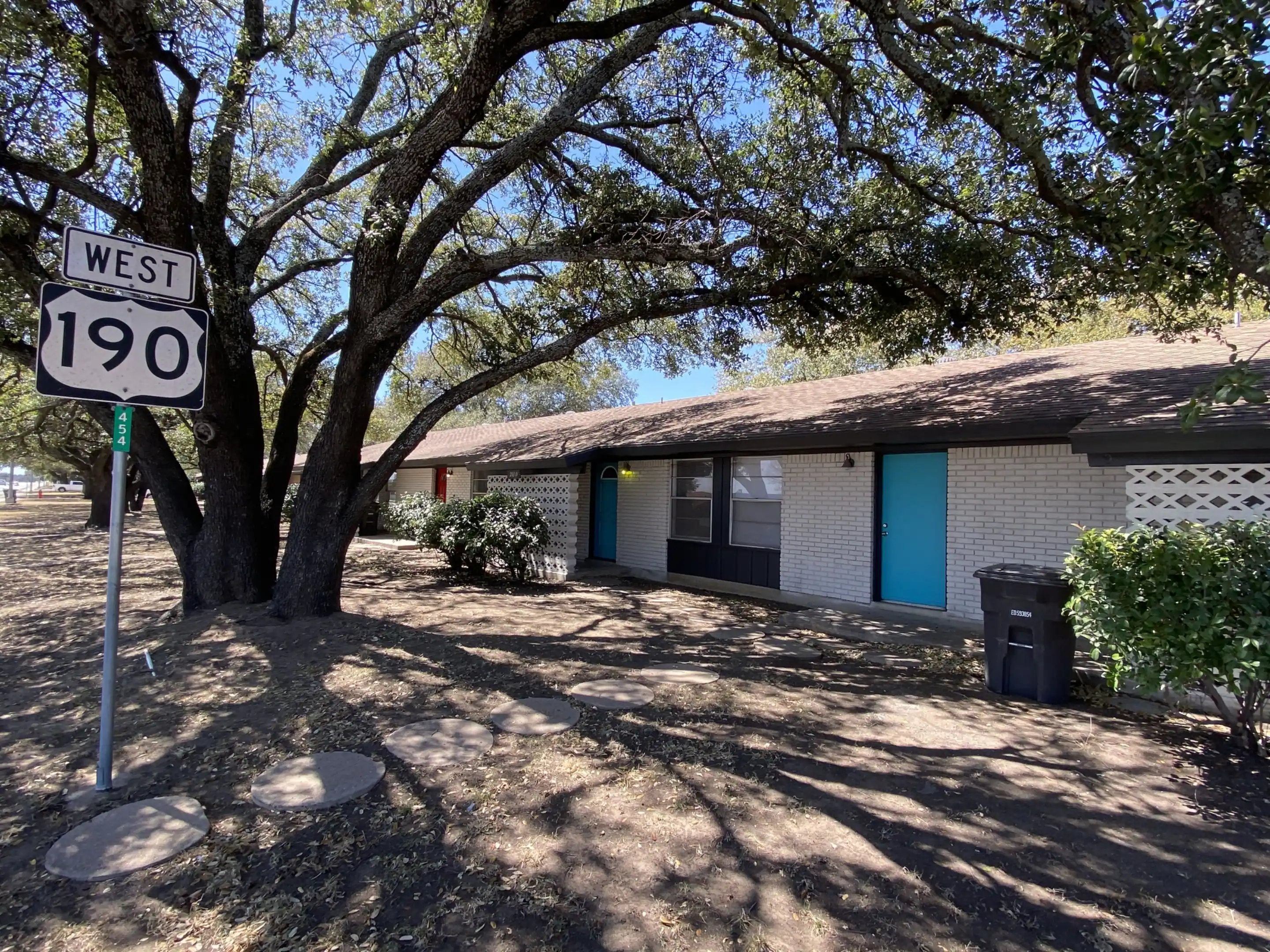 multi-family building - Image 1
