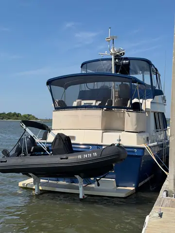 2006 Mainship 430 aft cabin trawler for trade.  - photo 2
