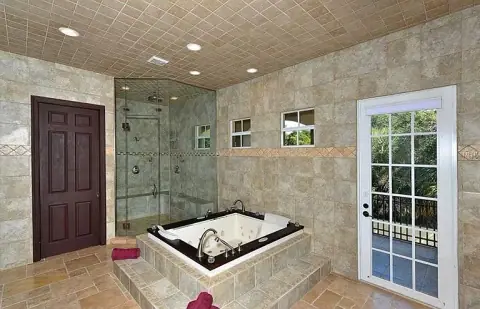 House with room to put pool with ADU - photo 11