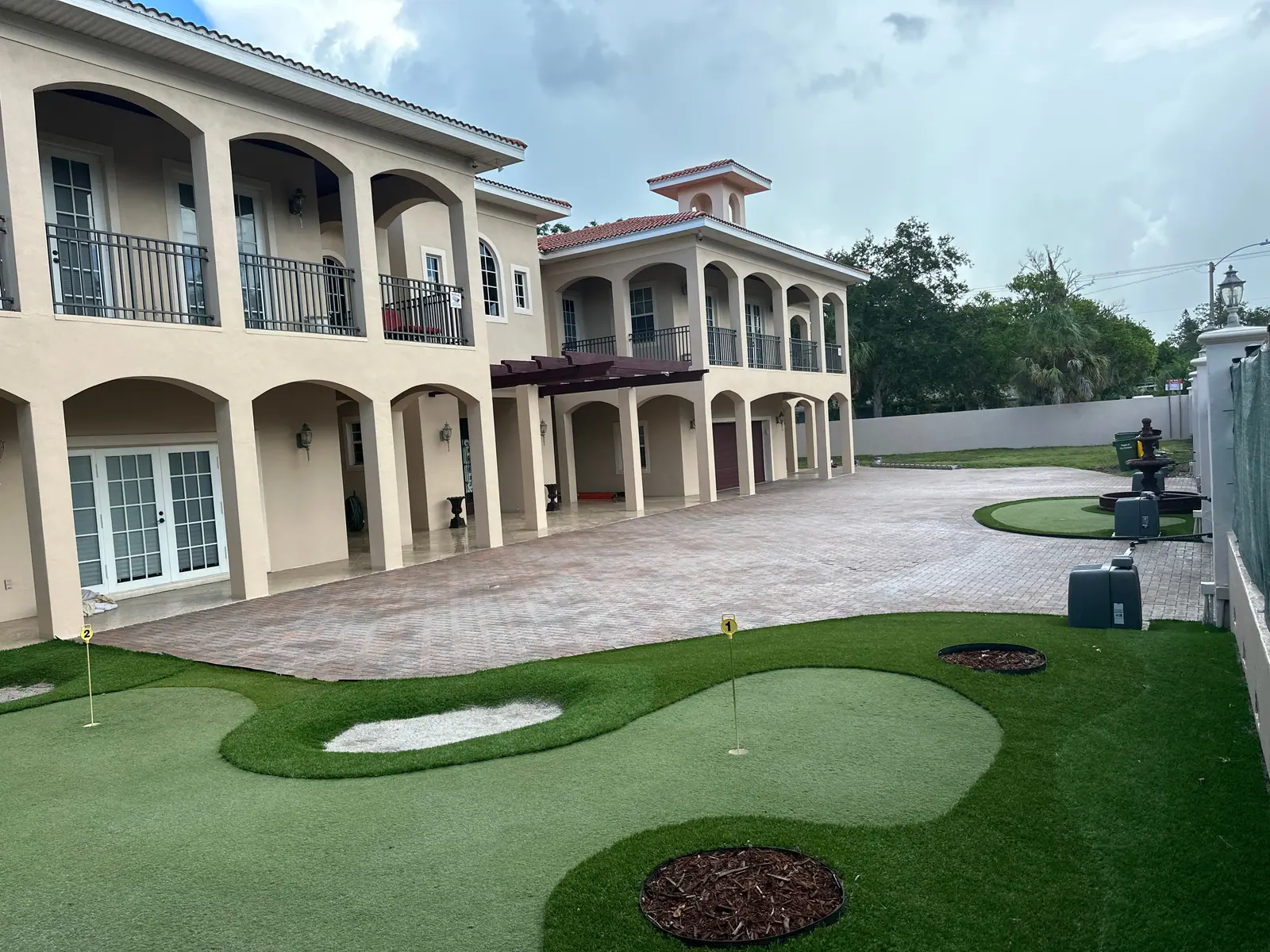 House with room to put pool with ADU - Image 1