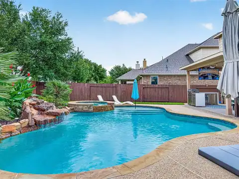 House in Texas for house near Pomona California  - photo 13