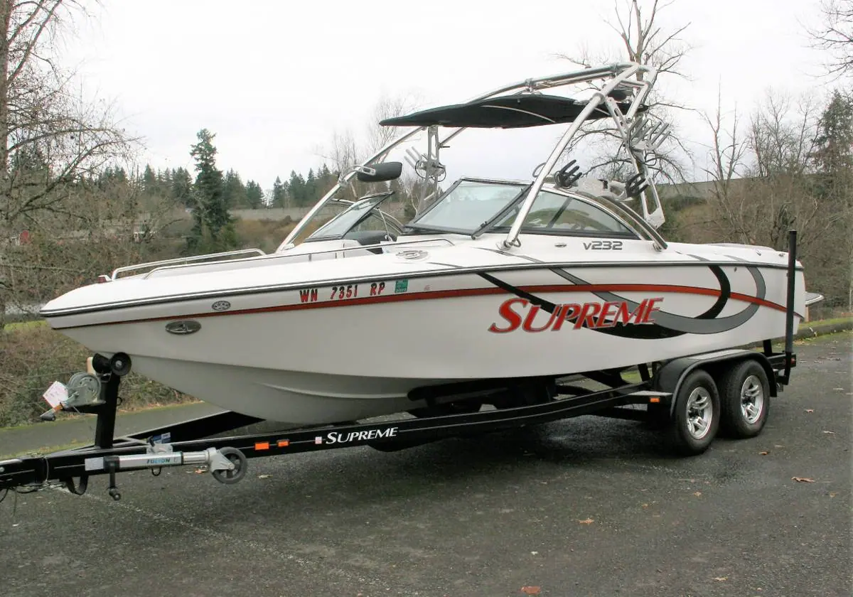 2011 Supreme V232 - Image 1