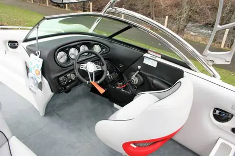 2011 Supreme V232 - photo 3